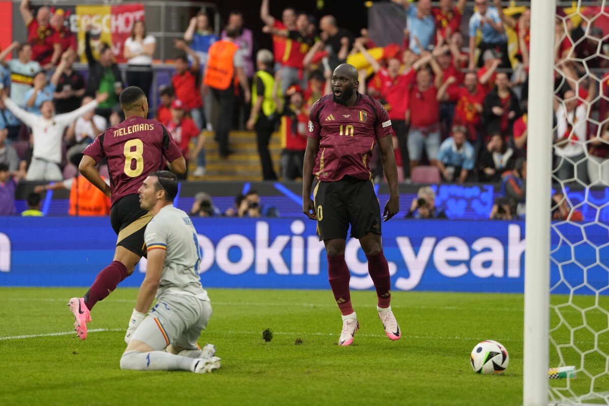 Doku يقول أن زميله في المنتخب البلجيكي Lukaku يخشى الاحتفال بعدما تم رفض 3 أهداف بواسطة VAR